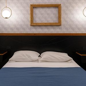 Camera standard con letto king size
